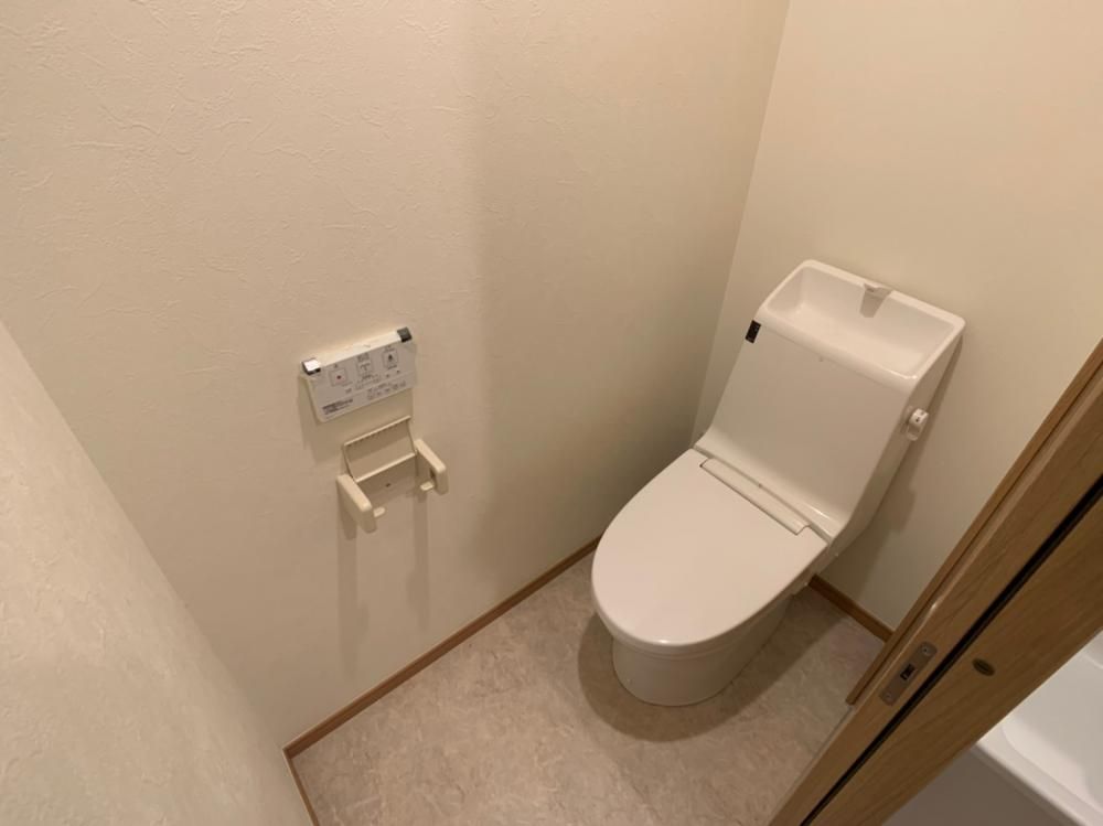 【トイレ】　別部屋。
参考資料です。