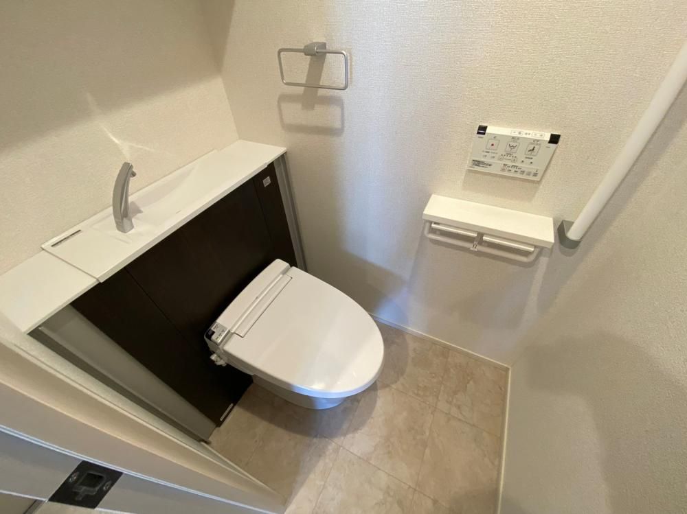 【トイレ】　別部屋
参考資料です